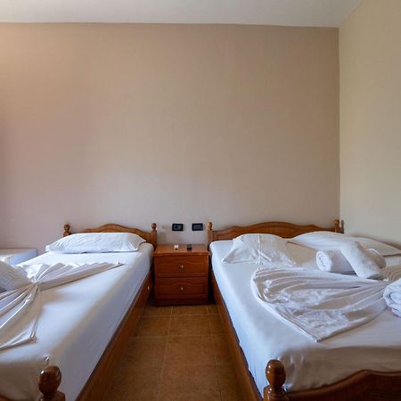 Hotel Nika Radhime Bagian luar foto