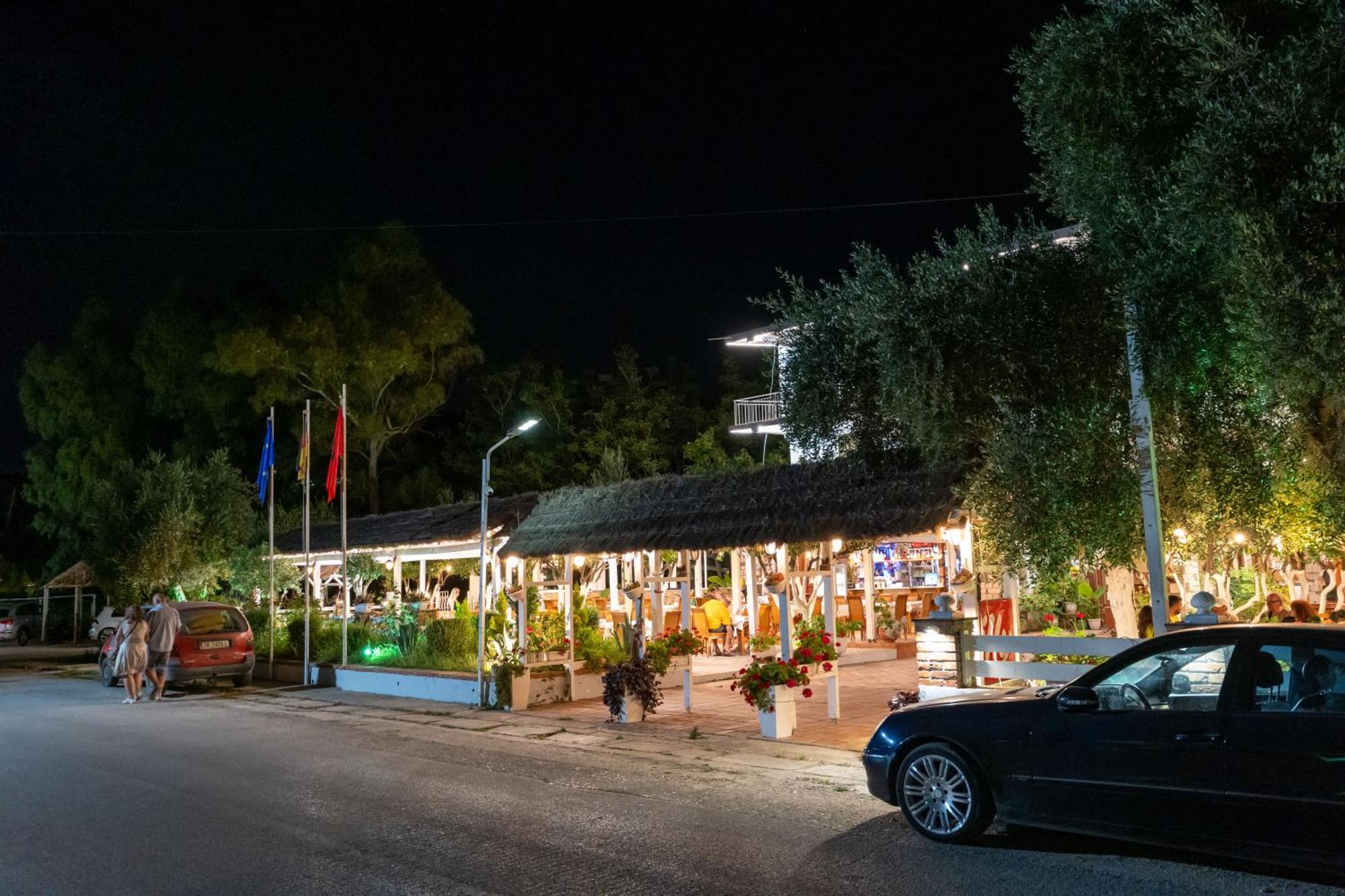 Hotel Nika Radhime Bagian luar foto