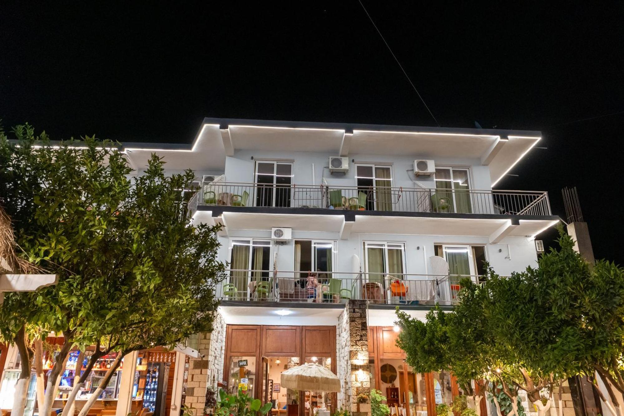 Hotel Nika Radhime Bagian luar foto