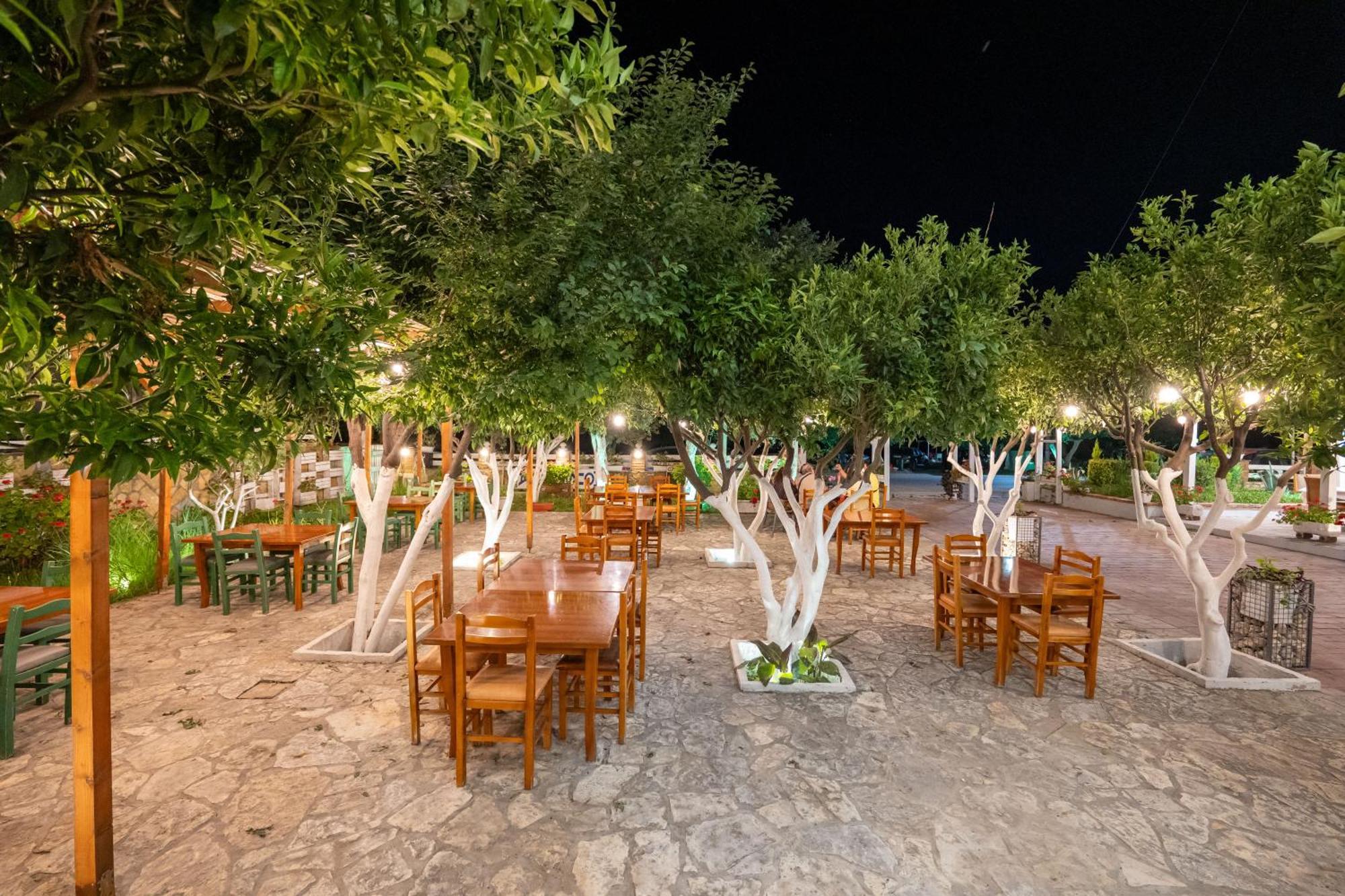 Hotel Nika Radhime Bagian luar foto